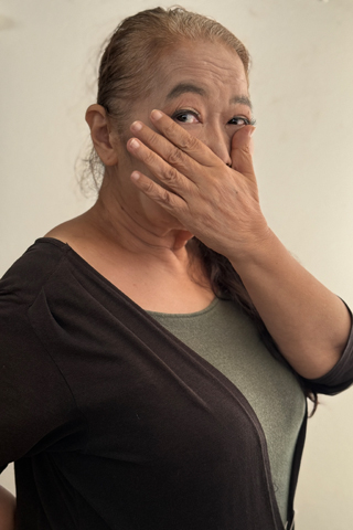 ����4��~